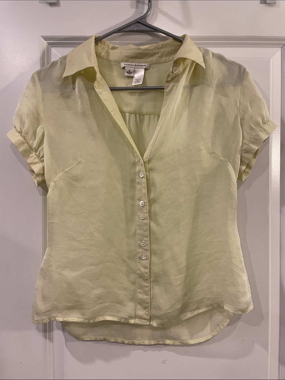 Banana Republic Silk Blouse Pale Yellow Short-Sleeve Button Front